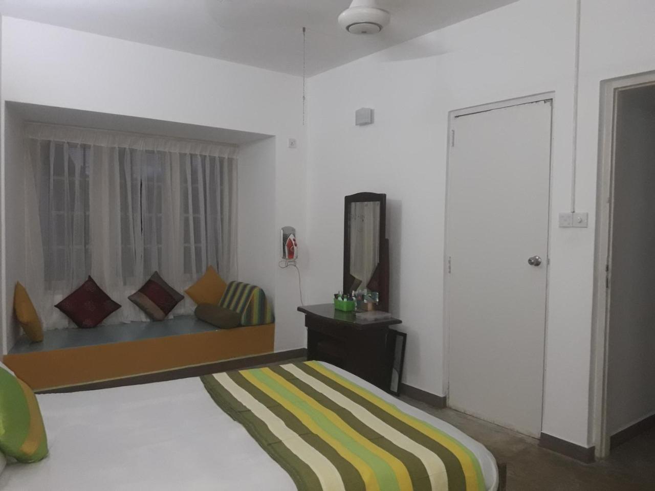 Majestic Apartments Nawala エクステリア 写真